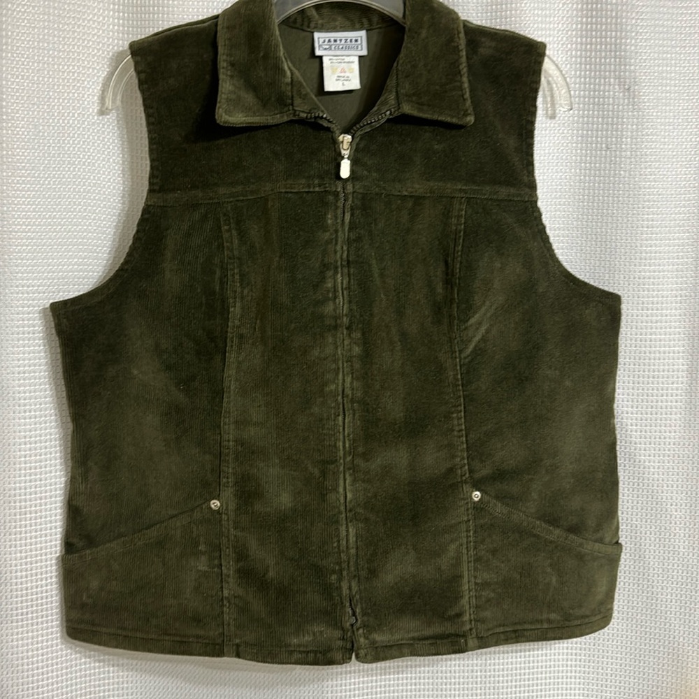 Womens Jantzen Classics corduroy vest. Size L